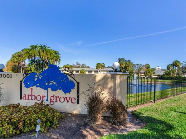 3001 58th Ave S APT 612, Saint Petersburg, FL 33712
