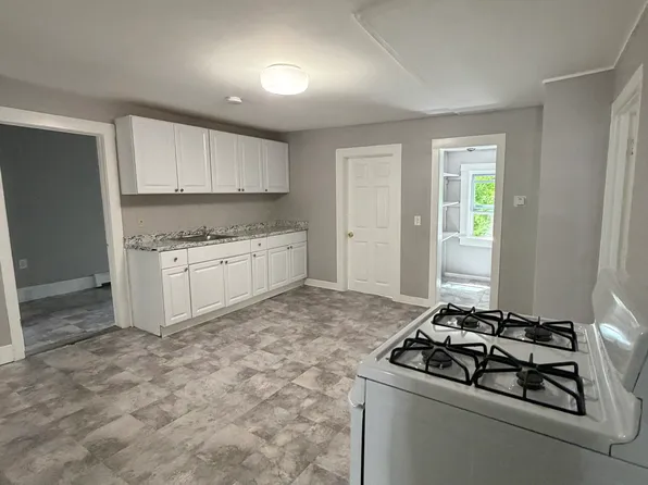 46 Goddard St #1, Fitchburg, MA 01420