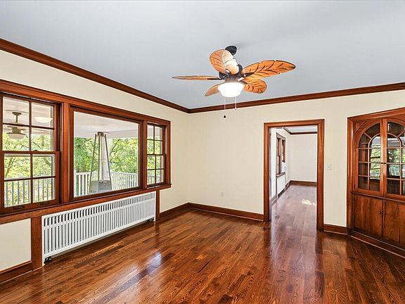 5th image of 207 Paul Sawyier Dr
