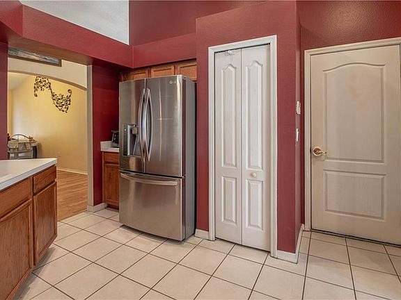5th image of 735 Somerstone Dr