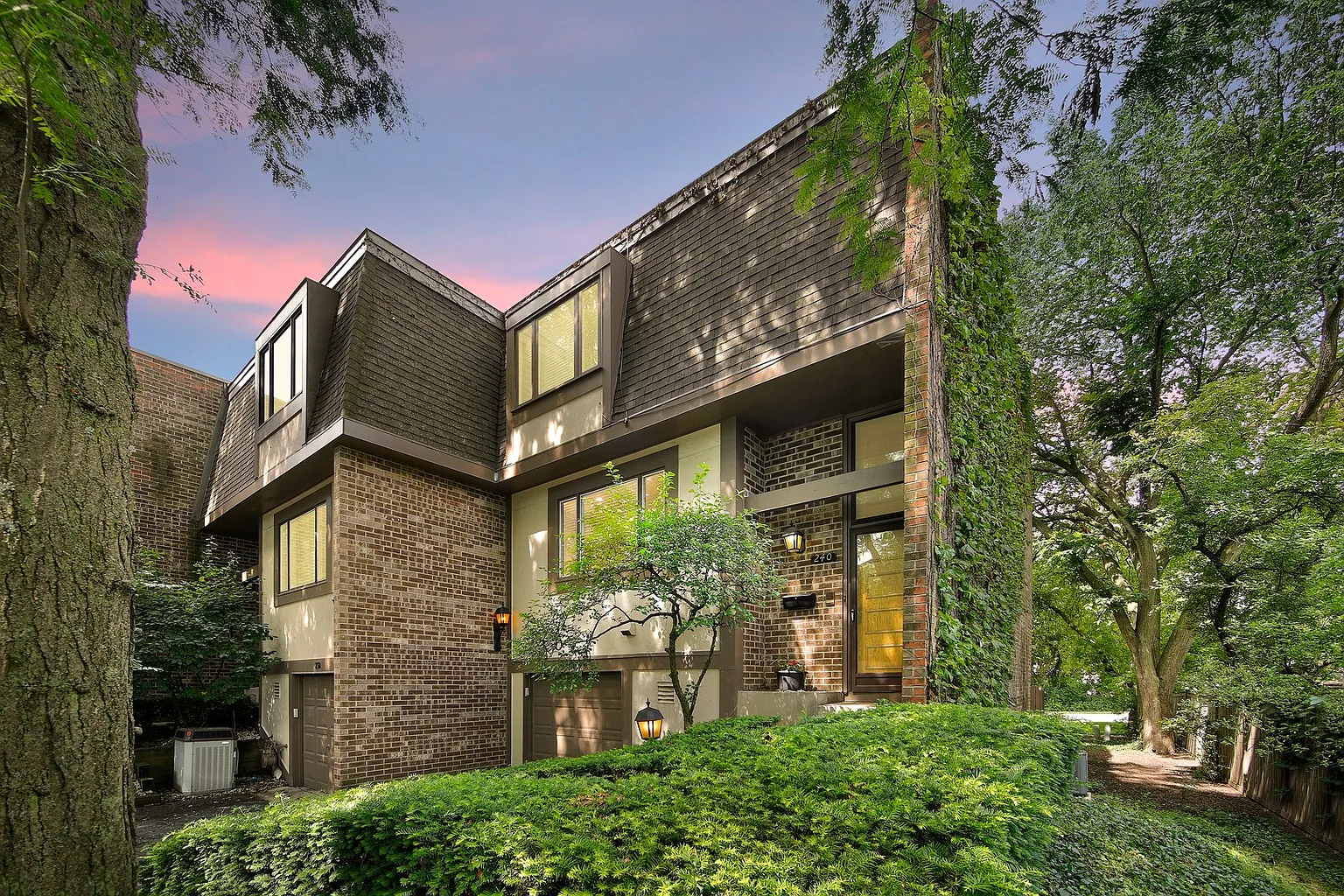 240 Charles Pl photo 1
