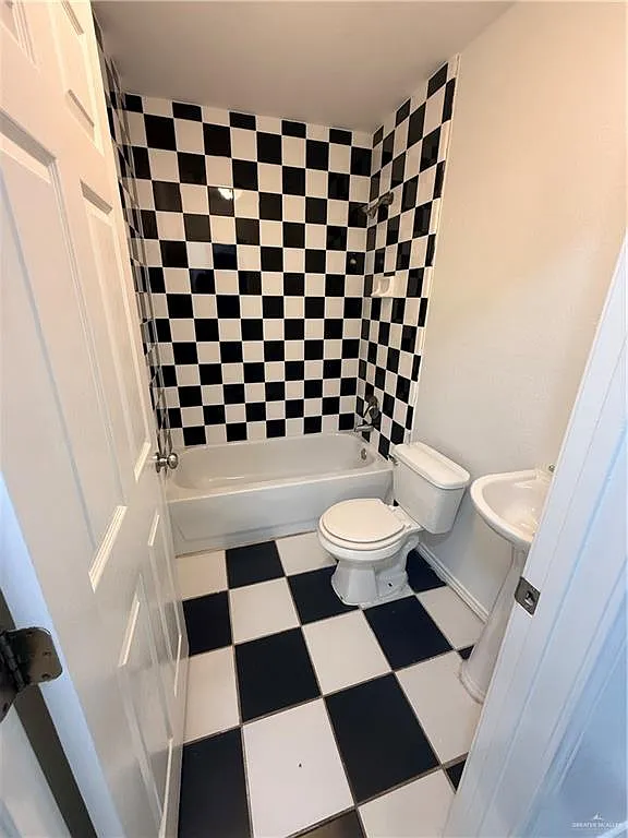 2 bed, 2.0 bath, 999 sqft, $875 — Photo 4