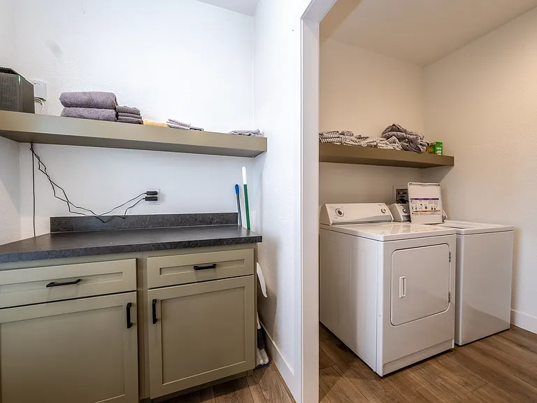 523 W Vance Dr — Photo 12