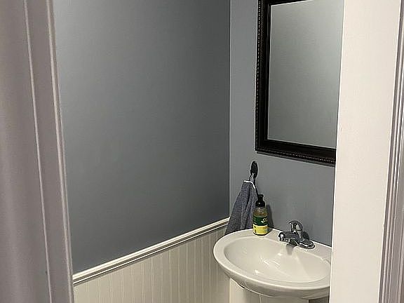 5th image of 4006 Appletree Dr
