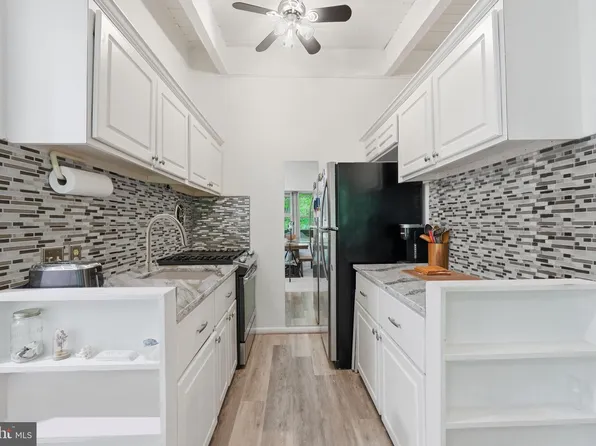 4335 Americana Dr APT 203, Annandale, VA 22003
