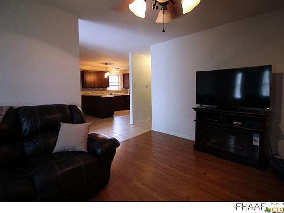 4th image of 1820 Gaynor Dr