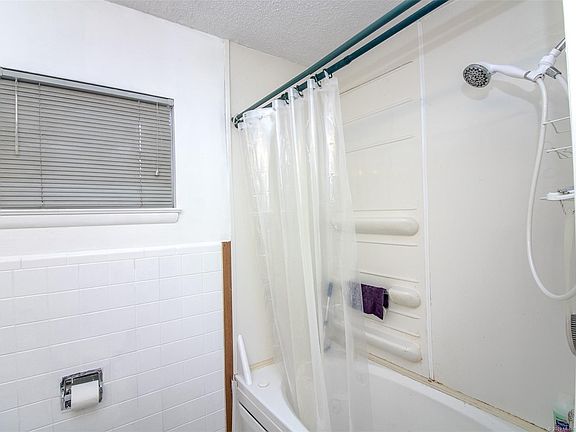 5th image of 635 E Harrison Ave