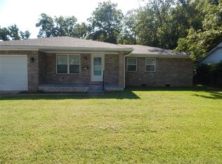 1732 Salisbury St, Ardmore, OK 73401