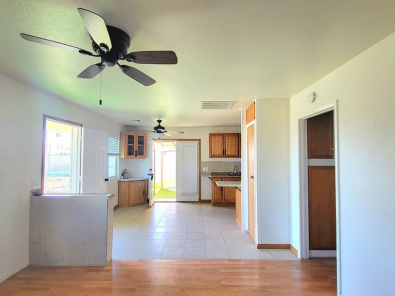 1130 E Gamebird Rd — Photo 6