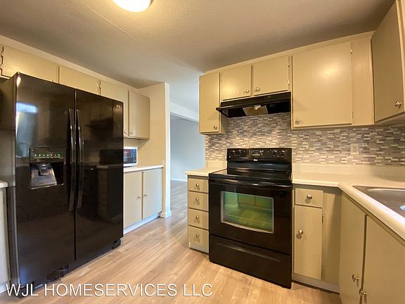 5th image of 12028 SE 223rd Dr