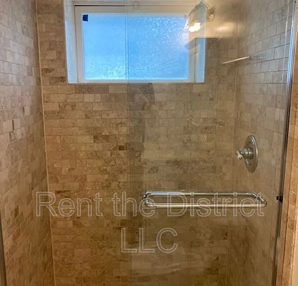 624 Orleans Pl NE — Photo 22
