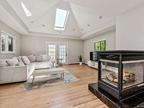 3rd image of 3251 Neptune Avenue