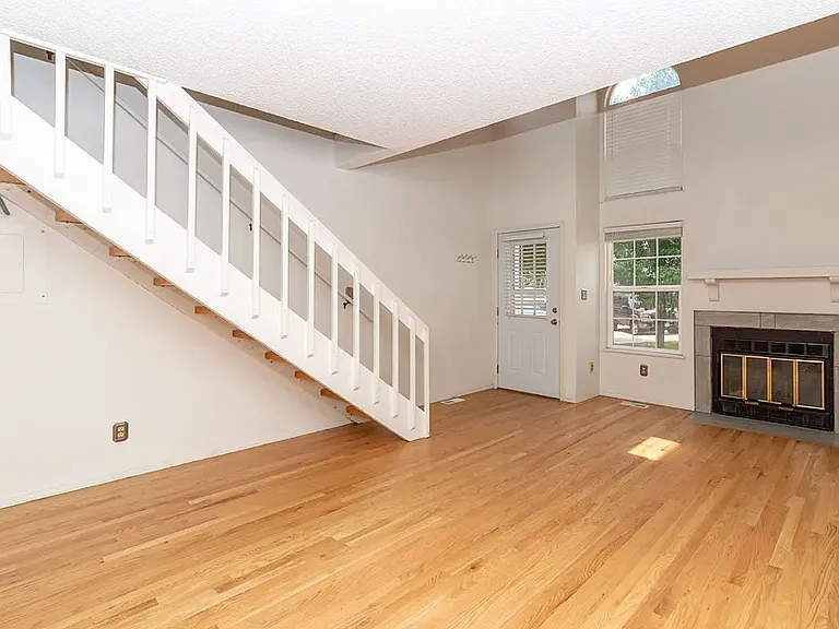7235 Devinney Ct #B — Photo 3