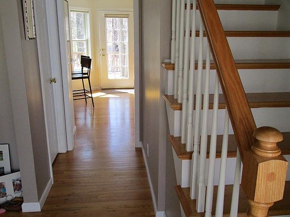 2nd image of 8 Caroline Way