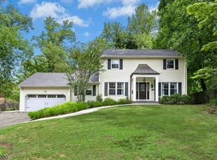162 Mountainview Dr, Mountainside, NJ 07092