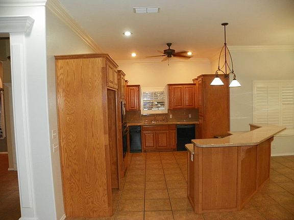 3rd image of 122 Waimea Dr