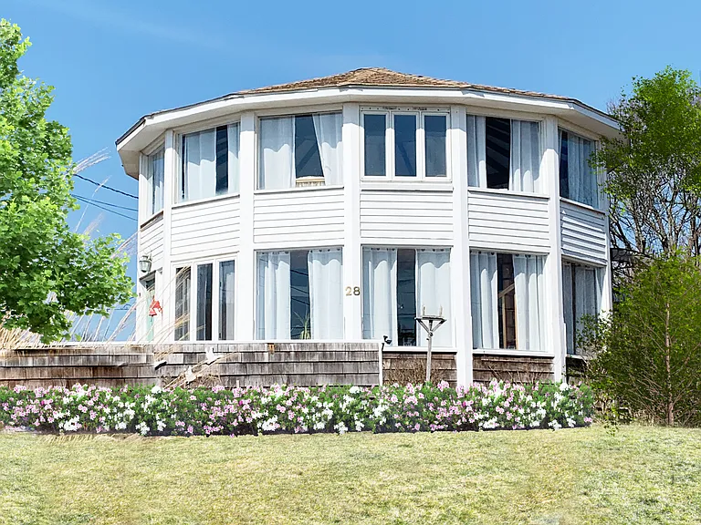 Sanger Pl — Photo 1