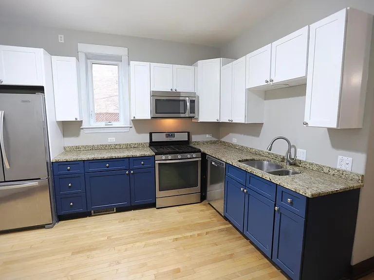 2320 W Armitage Ave #1 — Photo 2