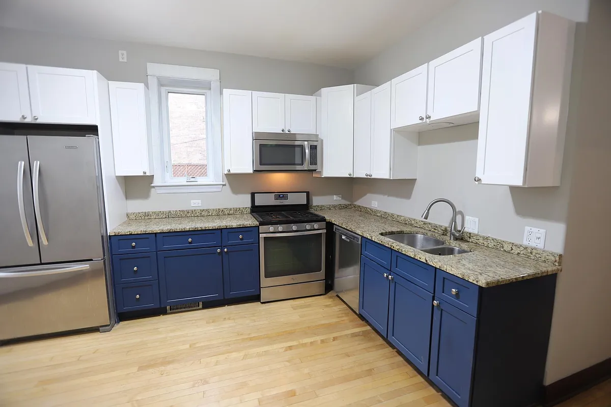 Building Photo - 2320 W Armitage Ave #1