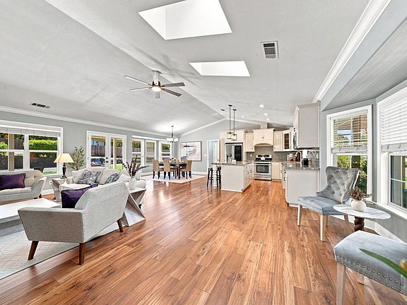 3rd image of 11389 Rugby Hill Dr