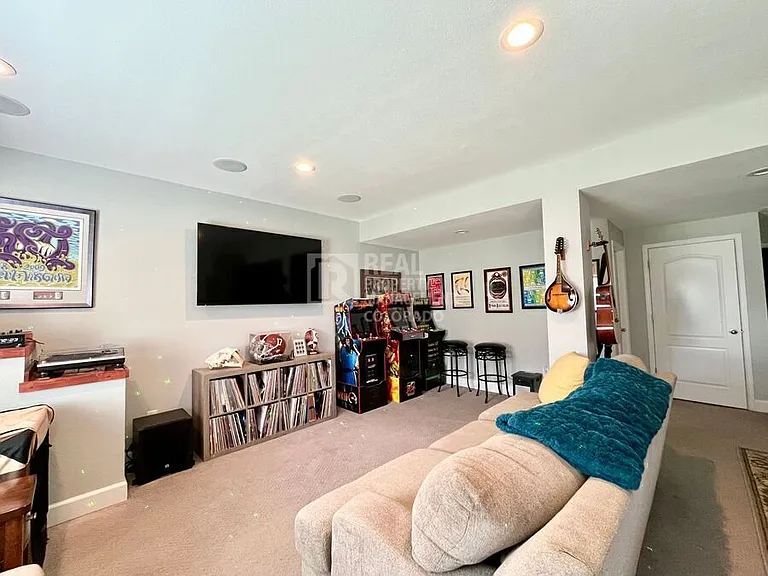 776 Sundance Ln — Photo 16