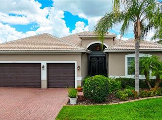 16124 Diamond Bay Dr, Wimauma, FL 33598