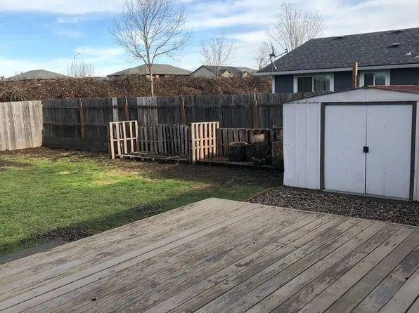 3727 Plumtree Dr, Eugene, OR 97402