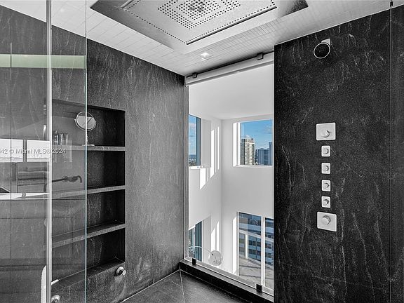 3rd image of 10 Venetian Way #P-h-4
