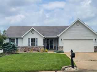 126 Green Forest Estates Dr, Saint Peters, MO 63376
