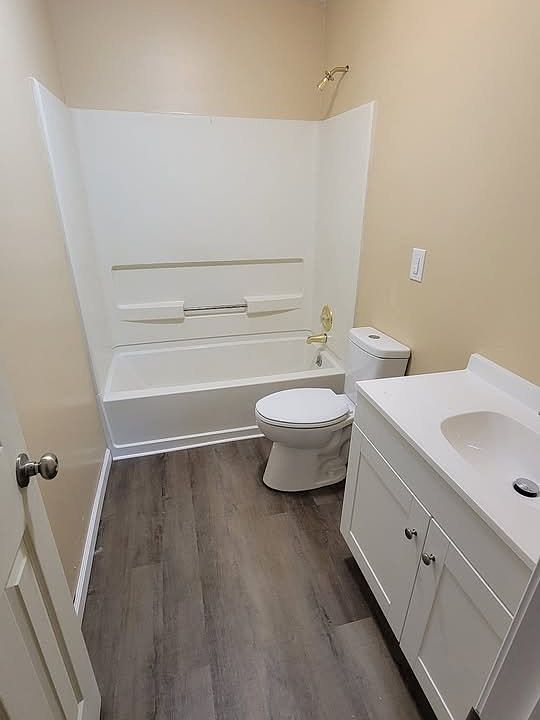 2nd image of 421 Cherrydale Ave Front 1