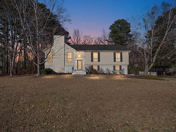 2nd image of 106 Windwood Cir
