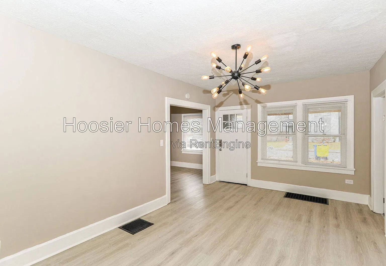 2 bed, 1.0 bath, 1834 sqft, $1,900 — Photo 2