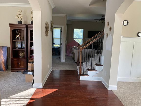3rd image of 6802 Potomac Pl