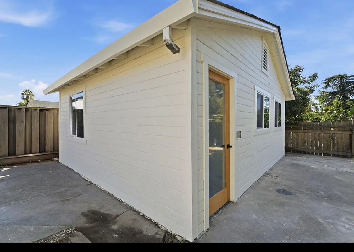 Building Photo - 119 Dale Dr