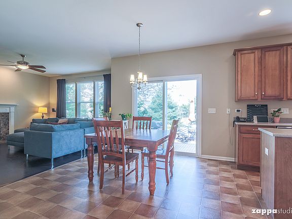 4th image of 2428 Simon Dr