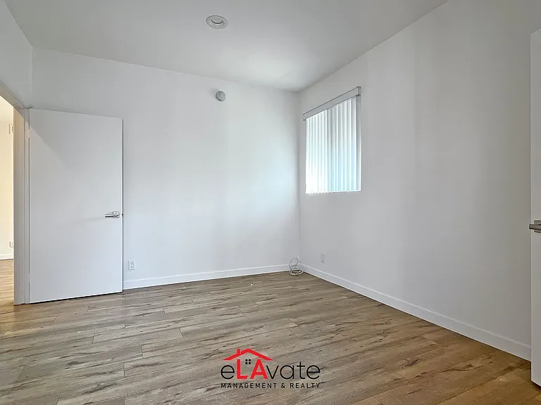 14515 Dickens St. — Photo 15