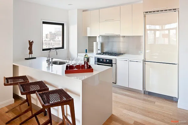 Sold by Modern Spaces | media 21