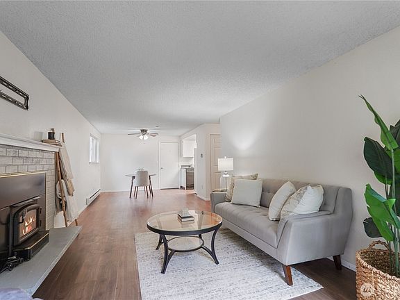 4th image of 70 E Huckleberry Drive