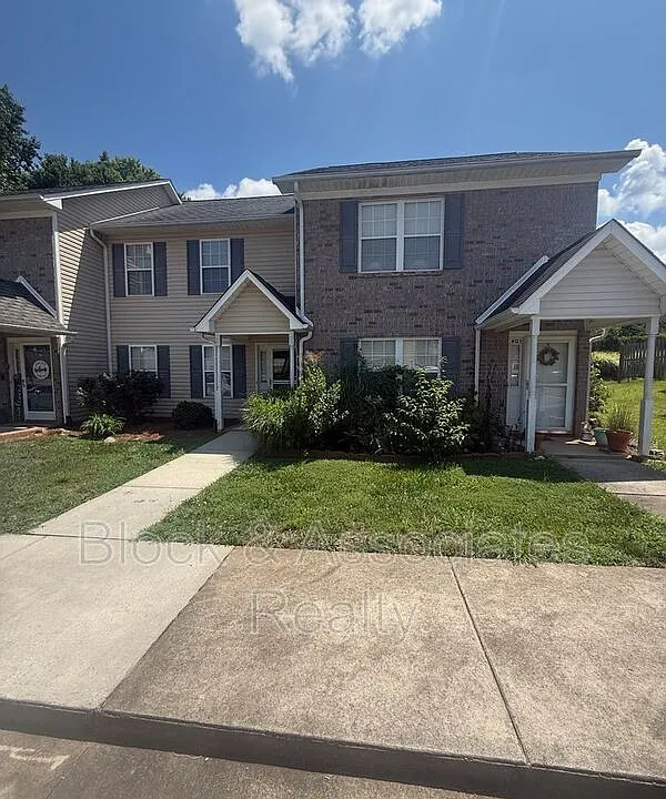 4121 Bentley Dr