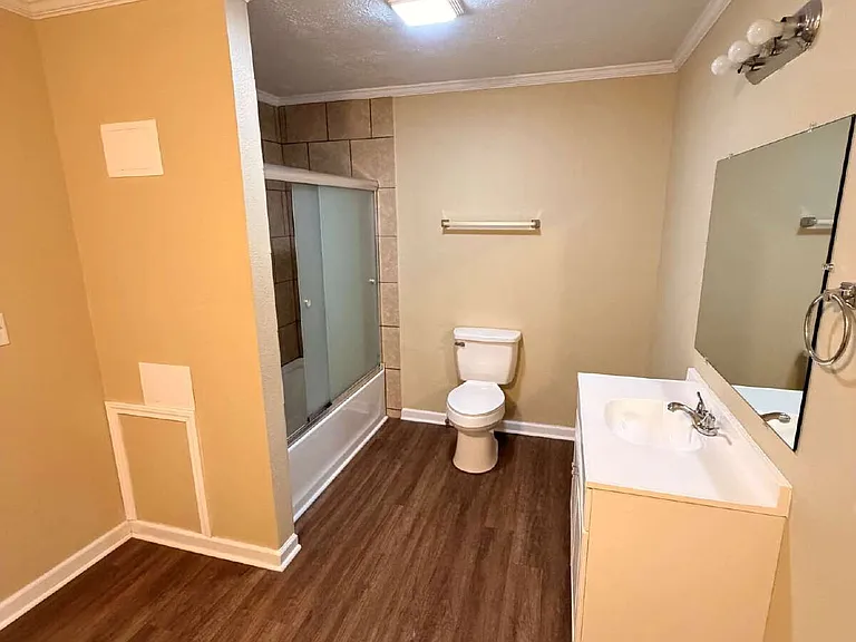1008 Dunlap St — Photo 6