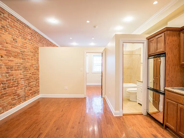 2506 S Broad St — Photo 2