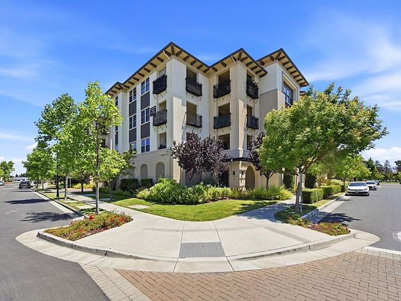 4th image of 1057 Foxglove Pl Unit 203