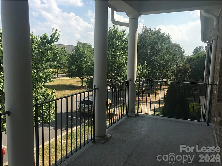 9916 Evergreen Terrace Dr — Photo 18