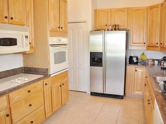 4th image of 18508 Myrtlewood Dr