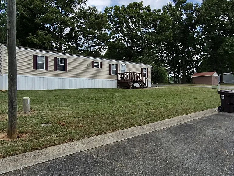 Annas Ln — Photo 10