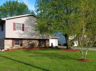 15 Marvin Gdns, Hebron, IN 46341