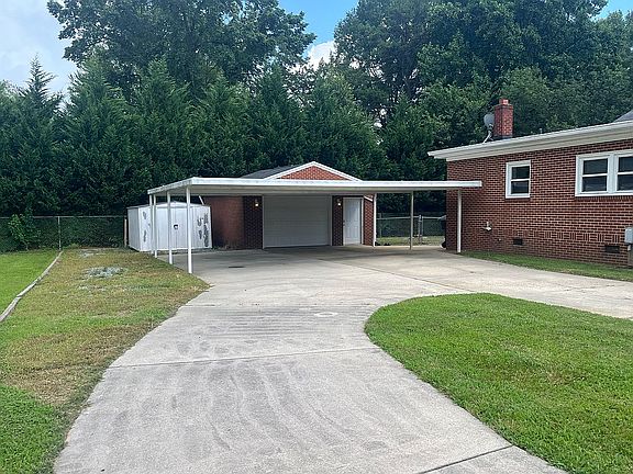 Driveway/Carport