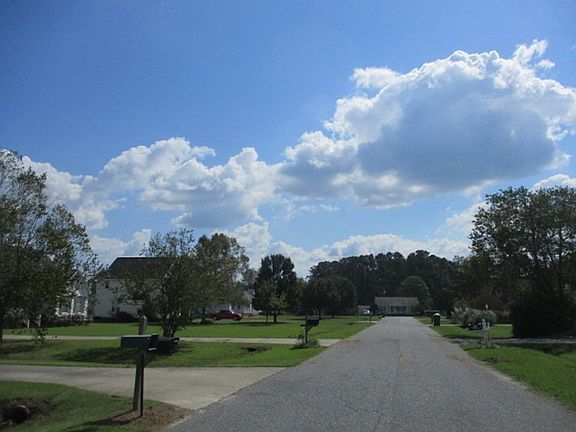 5th image of 340 Vineyard Cir