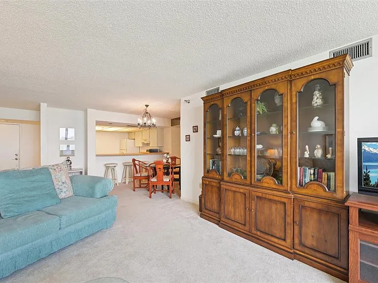 11 Sunset Dr #502 — Photo 24