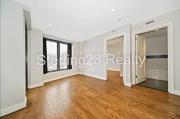 Rented by Sterling Realty Solution Inc | media 32